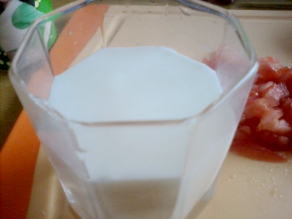 排毒減肥輕食餐－番茄優酪乳的做法步驟：2