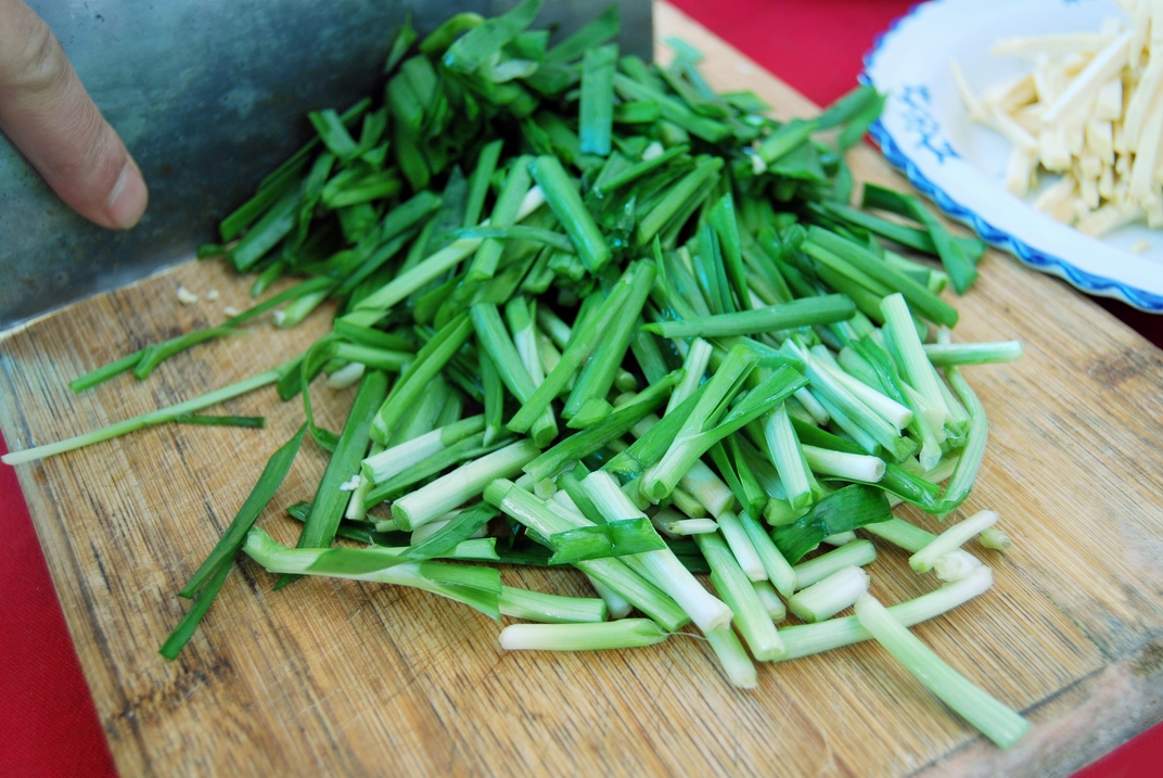 香干炒韭菜的做法步驟：1