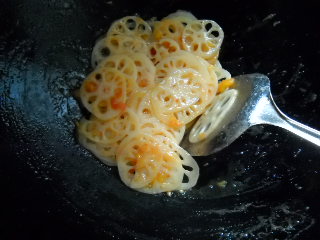 茄汁鮮藕片的做法步驟：4