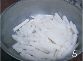 蘋果醋腌酸脆蘿卜的做法步驟：5