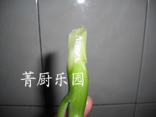 白灼芥蘭——素食者的芥蘭的做法步驟：2