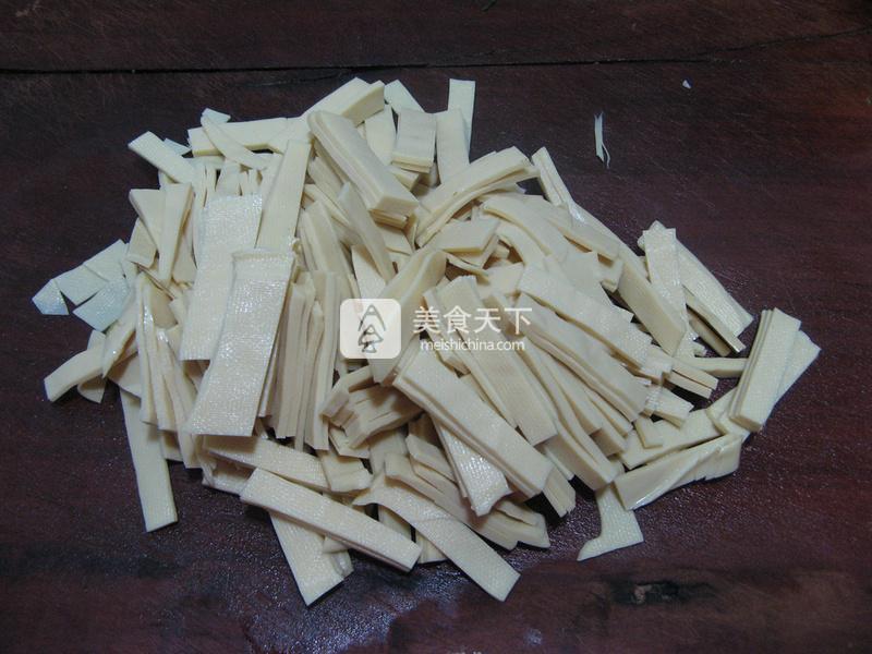 小松菜炒豆皮的做法步驟：4