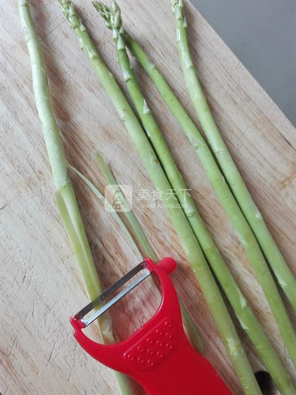 蘆筍奶酪沙拉的做法步驟：2