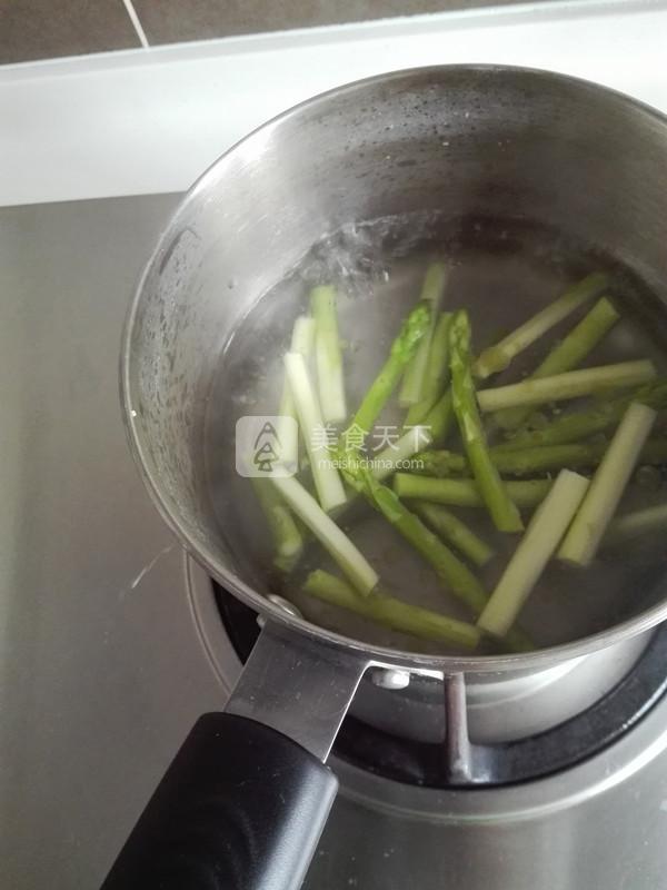 蘆筍奶酪沙拉的做法步驟：3