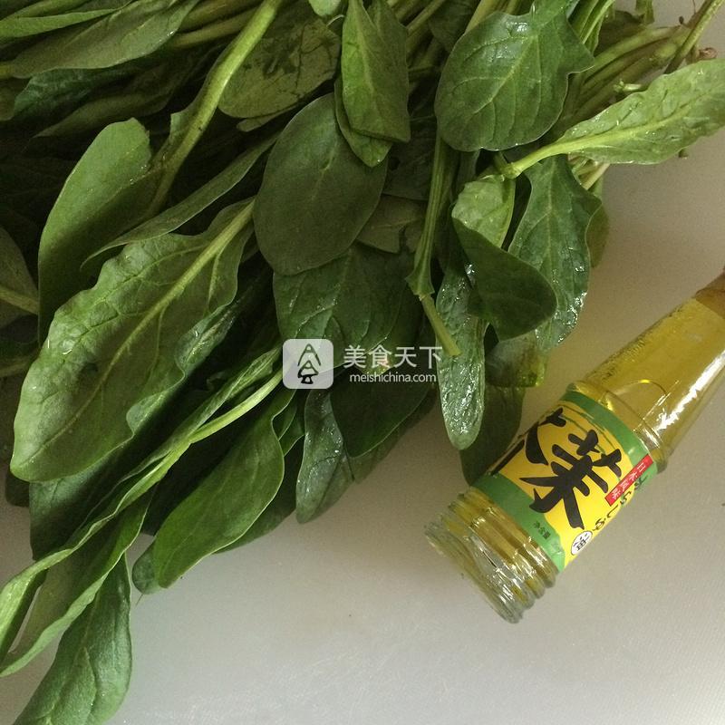芥末拌菠菜的做法步驟：1