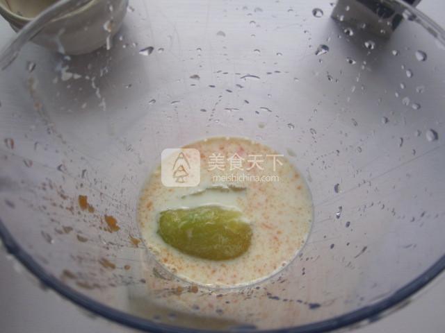 黃金海岸——奇異果木瓜奶昔的做法步驟：6