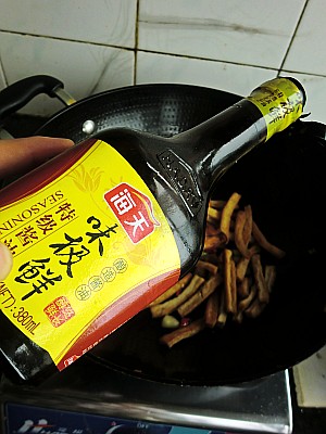辣味韭菜炒豆干的做法步驟：6
