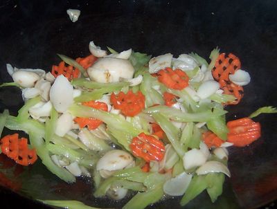 西芹百合的做法步驟：7