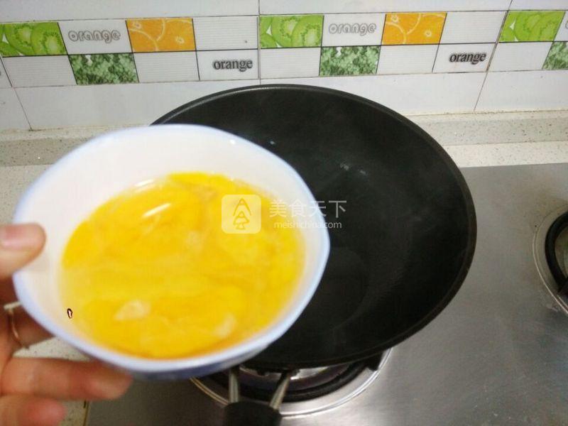 雞蛋青豆小炒的做法步驟：3