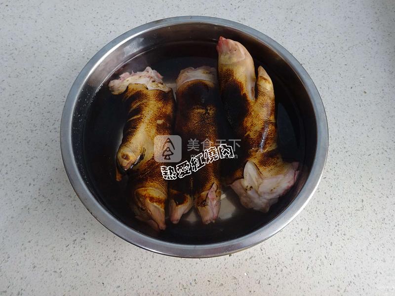 花生炖豬蹄的做法步驟：4