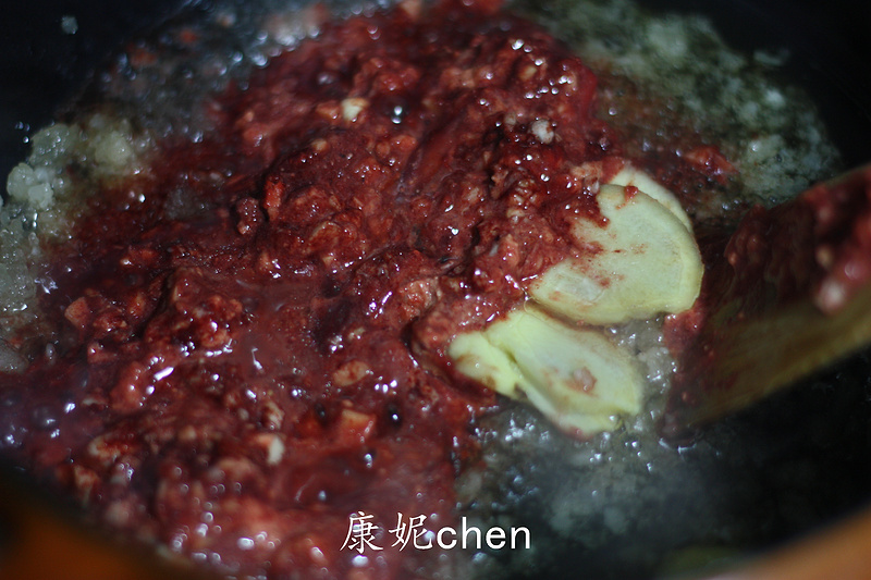南乳花生燒豬蹄的做法步驟：5
