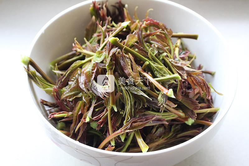 春天的禮物——香椿拌豆腐的做法步驟：4