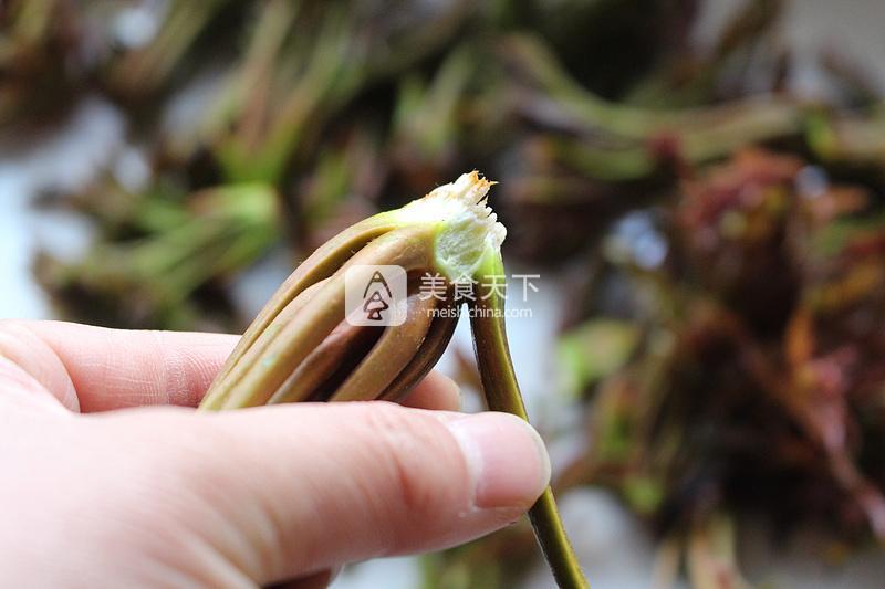 春天的禮物——香椿拌豆腐的做法步驟：3