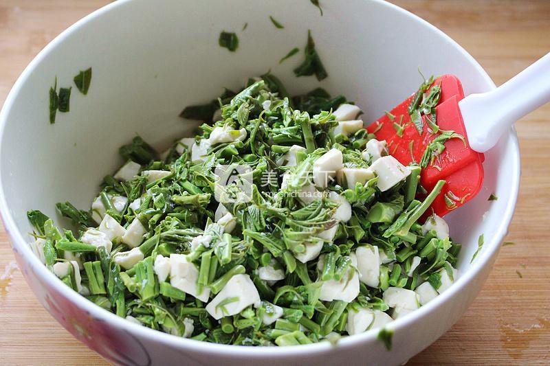 春天的禮物——香椿拌豆腐的做法步驟：11