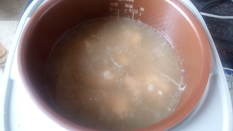 黃豆炖豬蹄的做法步驟：5