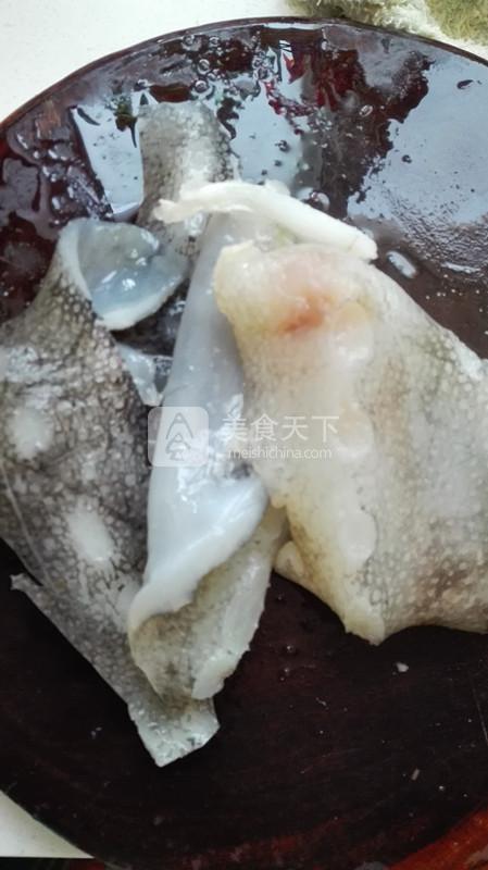 溫拌海參斑魚皮的做法步驟：3