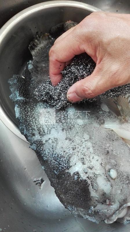溫拌海參斑魚皮的做法步驟：2