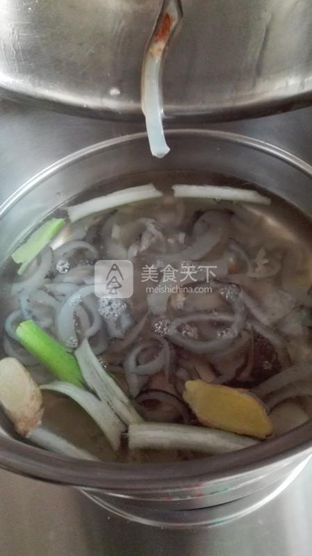 溫拌海參斑魚皮的做法步驟：5