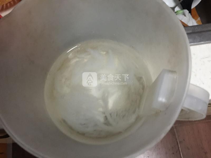 木瓜牛奶燕窩的做法步驟：2