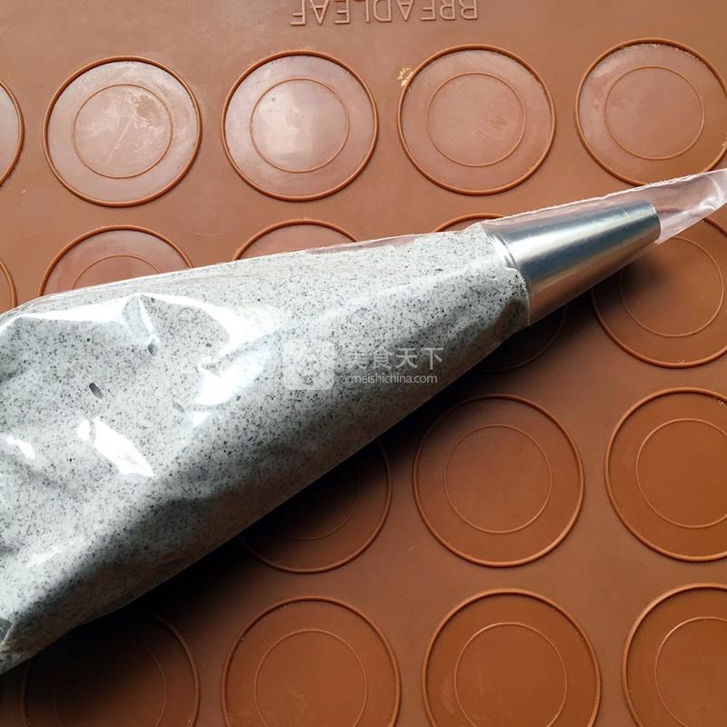 黑芝麻粉馬卡龍的做法步驟：7