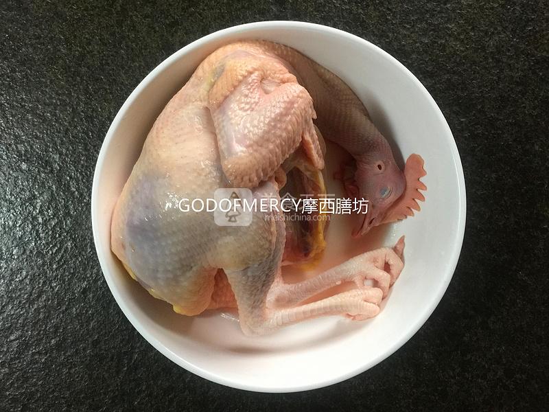 春季滋補養生最佳選擇天麻核桃枸杞雞湯的做法步驟：1