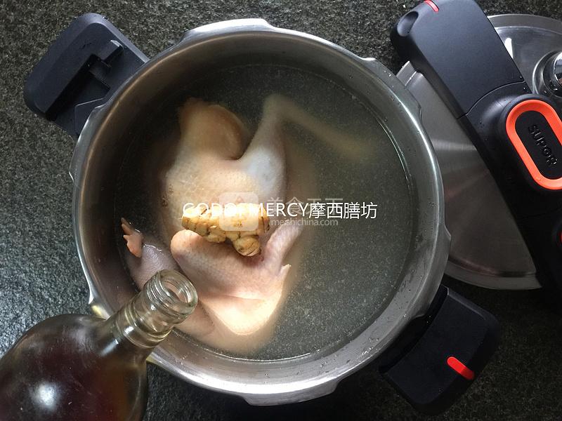 春季滋補養生最佳選擇天麻核桃枸杞雞湯的做法步驟：8