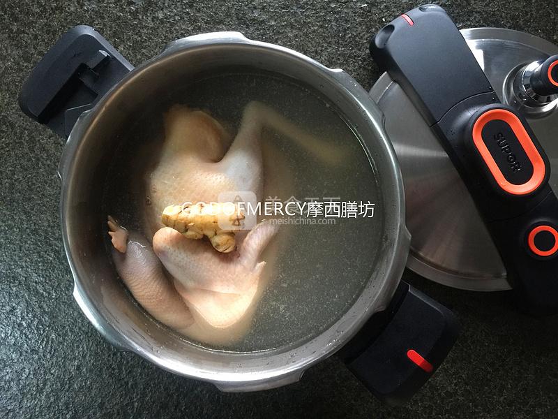 春季滋補養生最佳選擇天麻核桃枸杞雞湯的做法步驟：7
