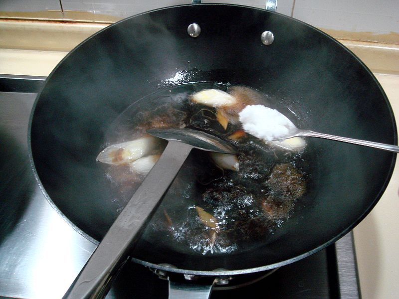節日燒菜一款“雙冬燒蹄筋”的做法步驟：5