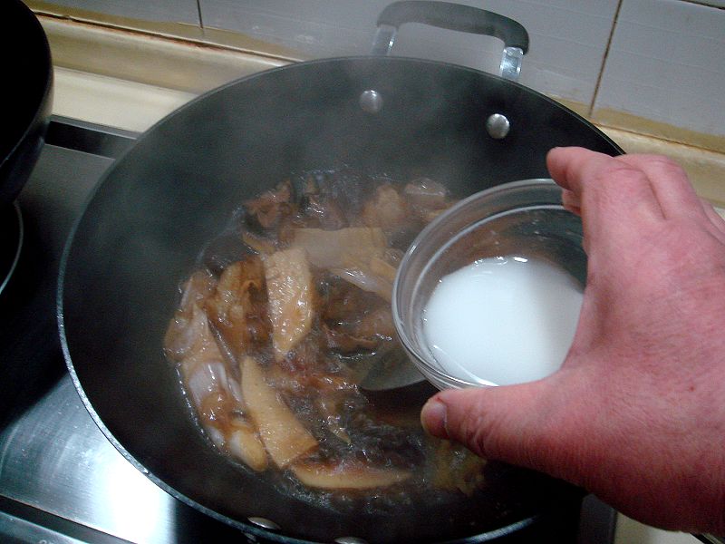 節日燒菜一款“雙冬燒蹄筋”的做法步驟：8
