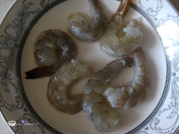 【兒童營養早餐】細嫩爽滑的蝦仁雞蛋羹的做法步驟：2