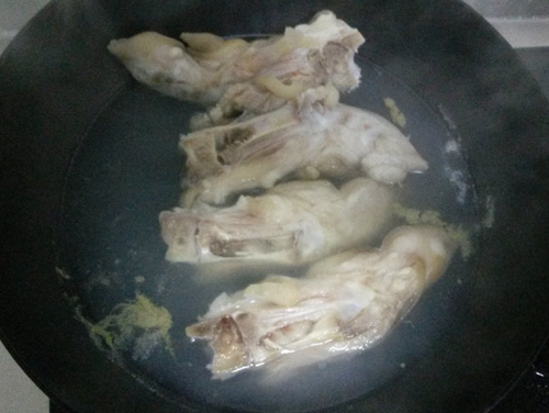 烤出來的美味滋補美容聖品——烤豬蹄的做法步驟：3
