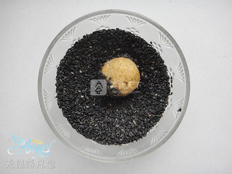 小麥胚芽芝麻球的做法步驟：7