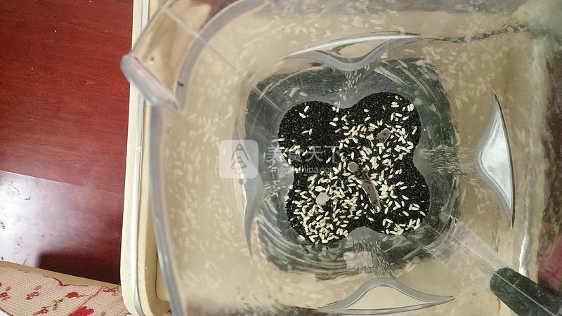 【黑芝麻糊】溫暖濃香的養生良品的做法步驟：3