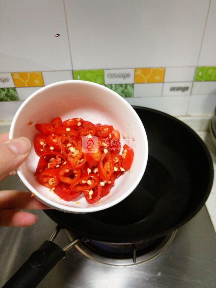 蛤肉炒西芹的做法步驟：3