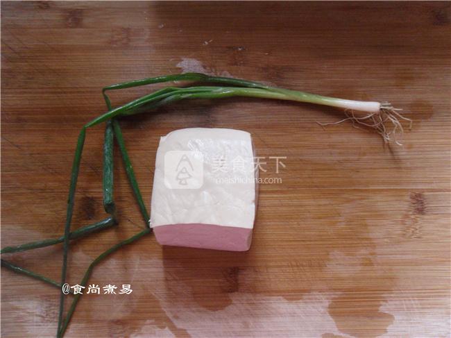 椒鹽煎豆腐的做法步驟：1