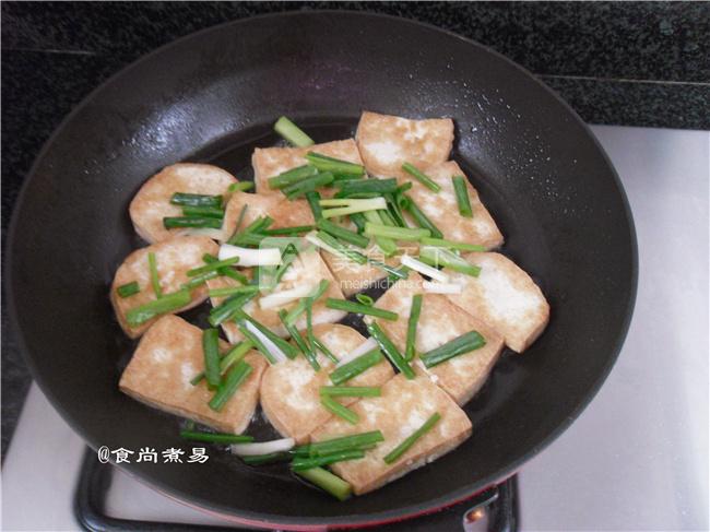 椒鹽煎豆腐的做法步驟：5