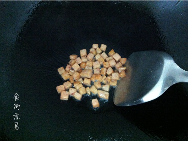 豌豆火腿冬菇丁的做法步驟：5