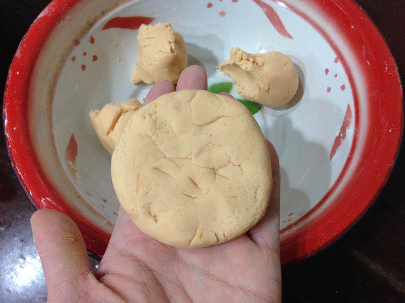 【芝麻番薯餅】的做法步驟：11