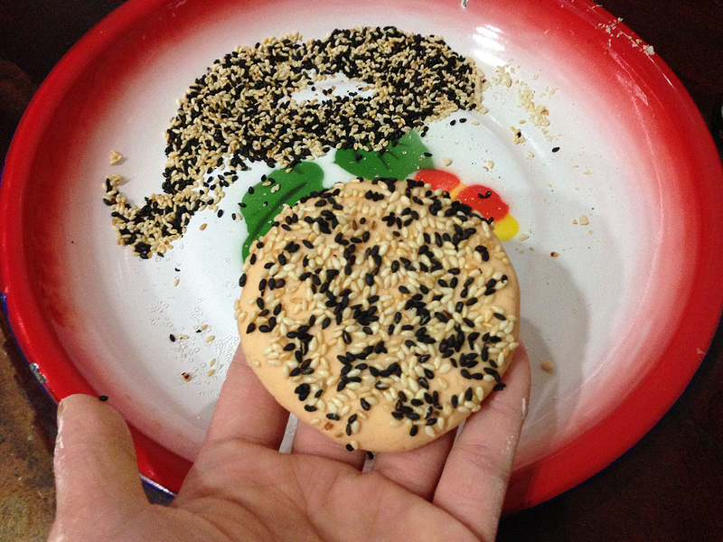 【芝麻番薯餅】的做法步驟：12