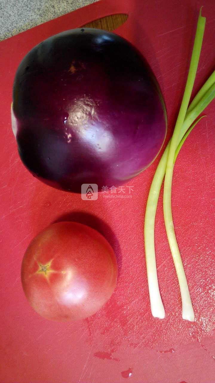 西紅柿炒茄子的做法步驟：1