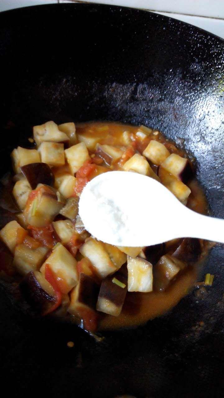 西紅柿炒茄子的做法步驟：7