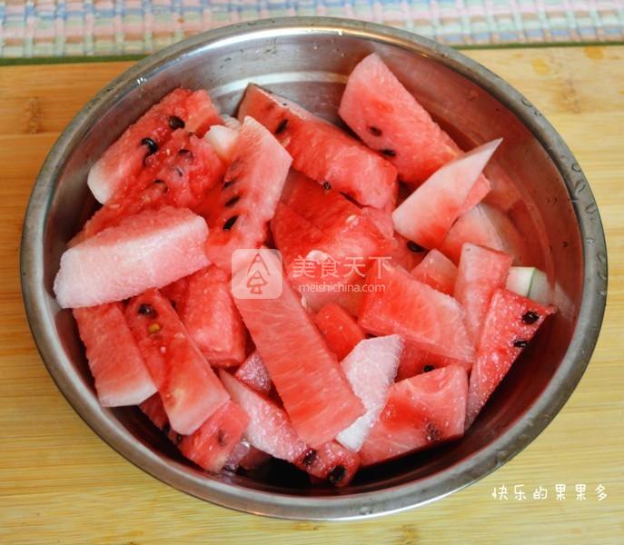 西瓜檸檬雞尾酒果汁的做法步驟：2