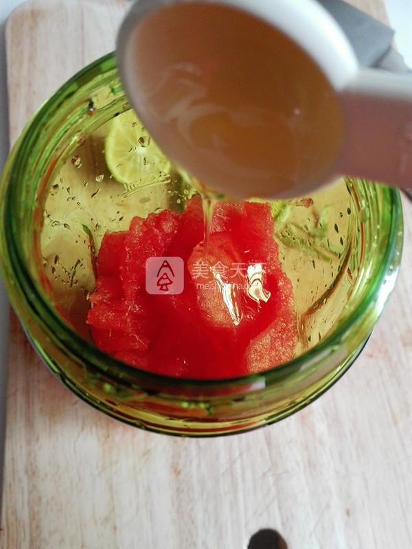 西瓜青檸飲的做法步驟：3