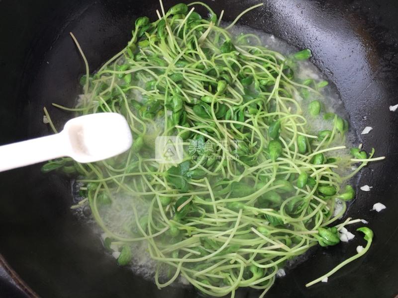 蒜香黑豆苗的做法步驟：8