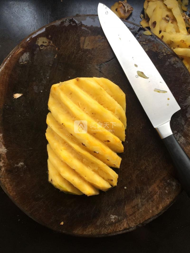 糖水菠蘿的做法步驟：2