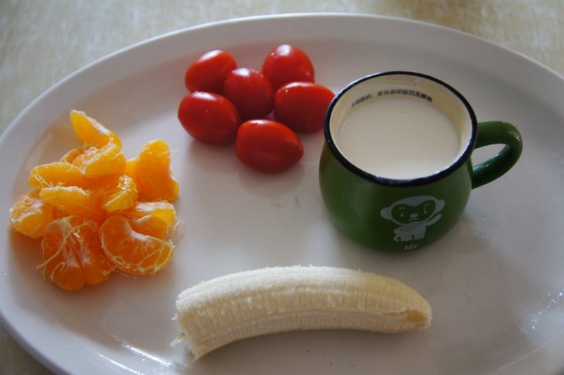 香蕉橘子奶昔的做法步驟：4