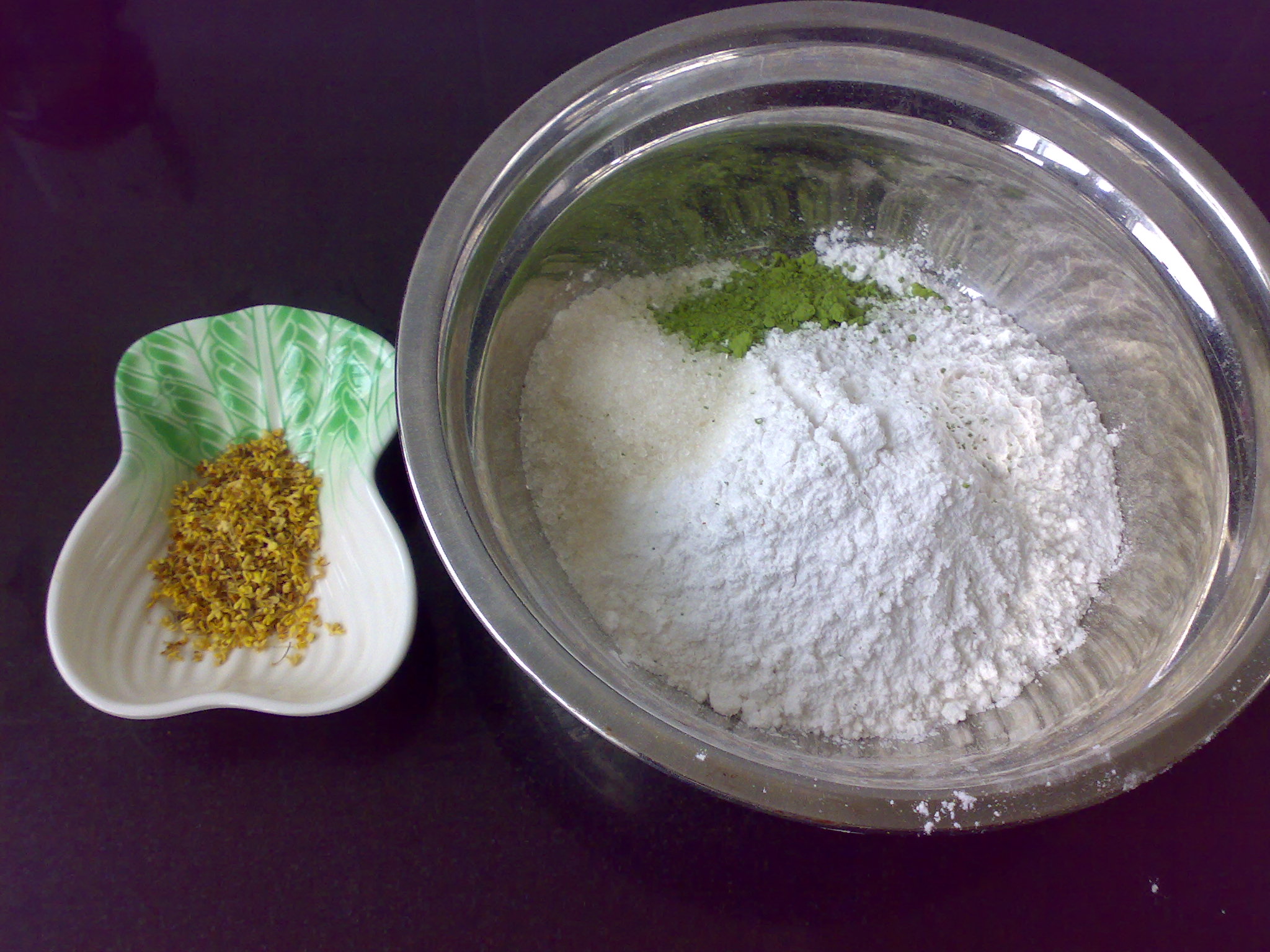 綠茶桂花糕的做法步驟：1