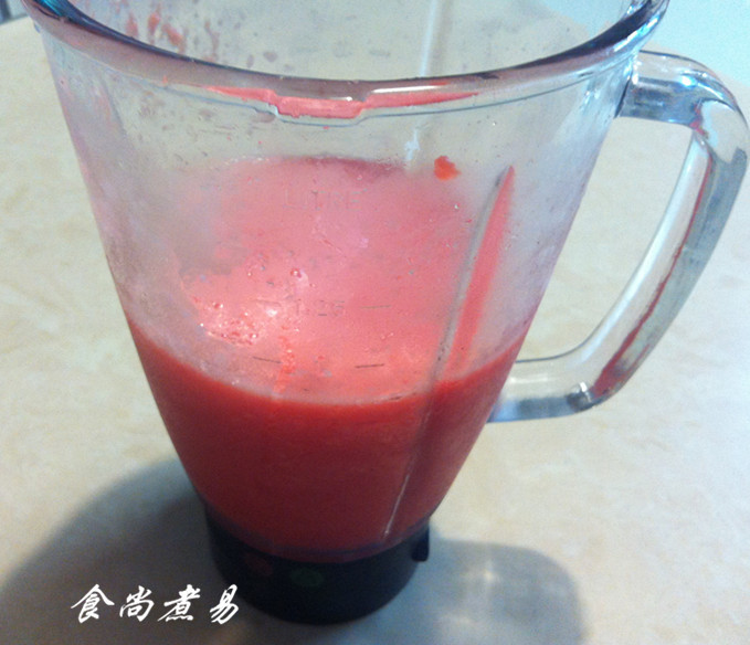 鮮搾西瓜汁的做法步驟：5