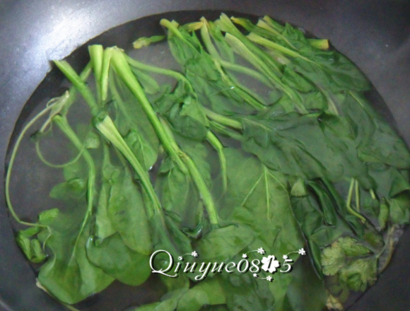菠菜豆皮卷的做法步驟：3