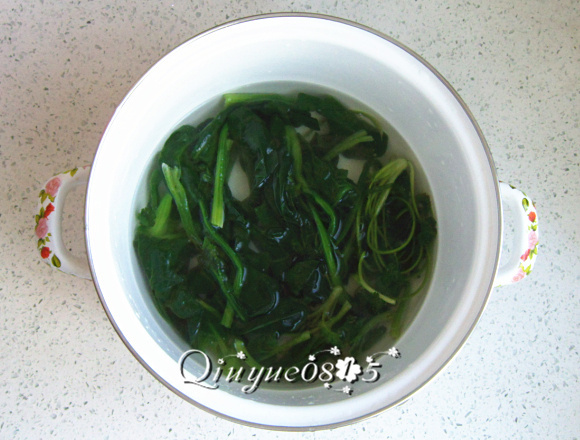 菠菜豆皮卷的做法步驟：4